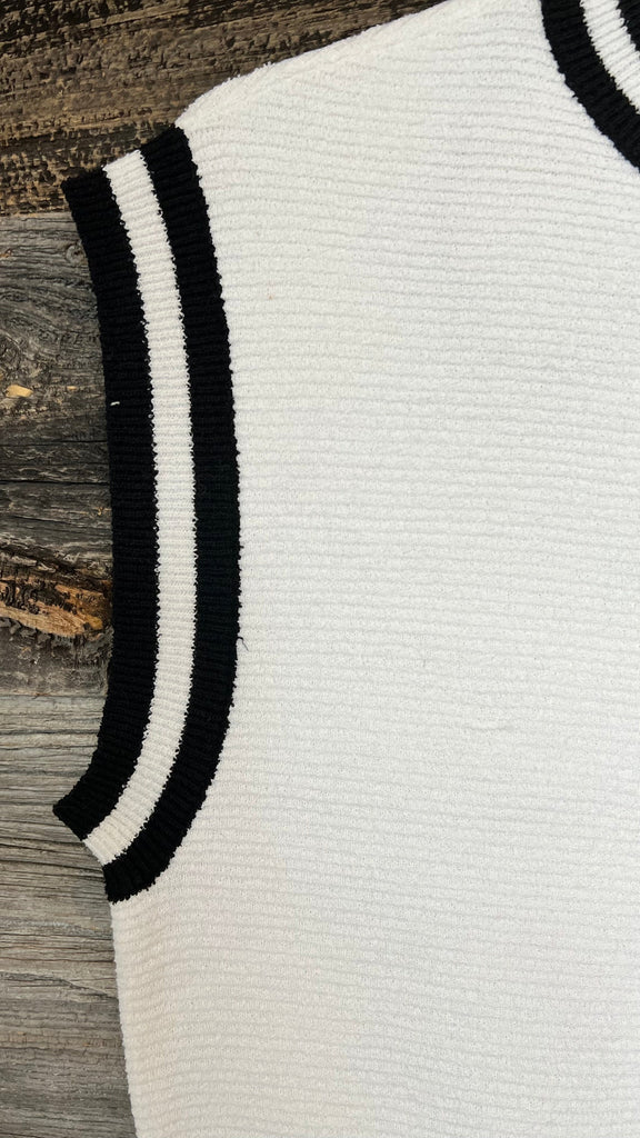 Rd Style Sweater Vest in White and Black